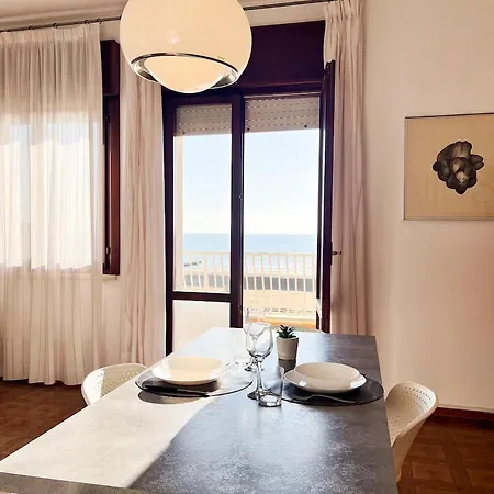 Apartment Fronte Mare, Piscina - Grifone