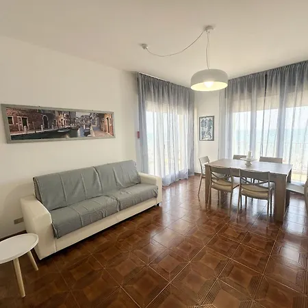 Fronte Mare, Piscina - Grifone Apartamento