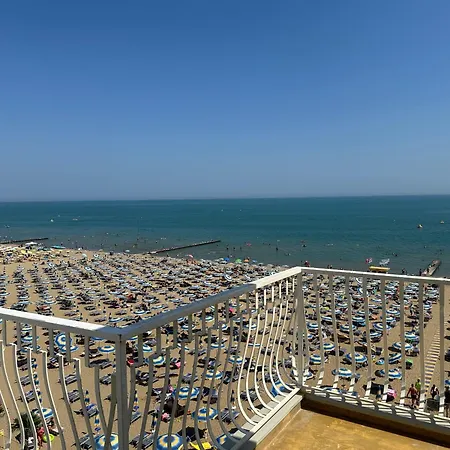 Fronte Mare, Piscina - Grifone Lido di Jesolo
