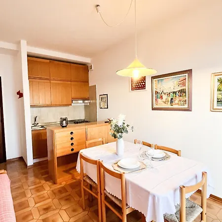 Apartamento Fronte Mare, Piscina - Grifone *